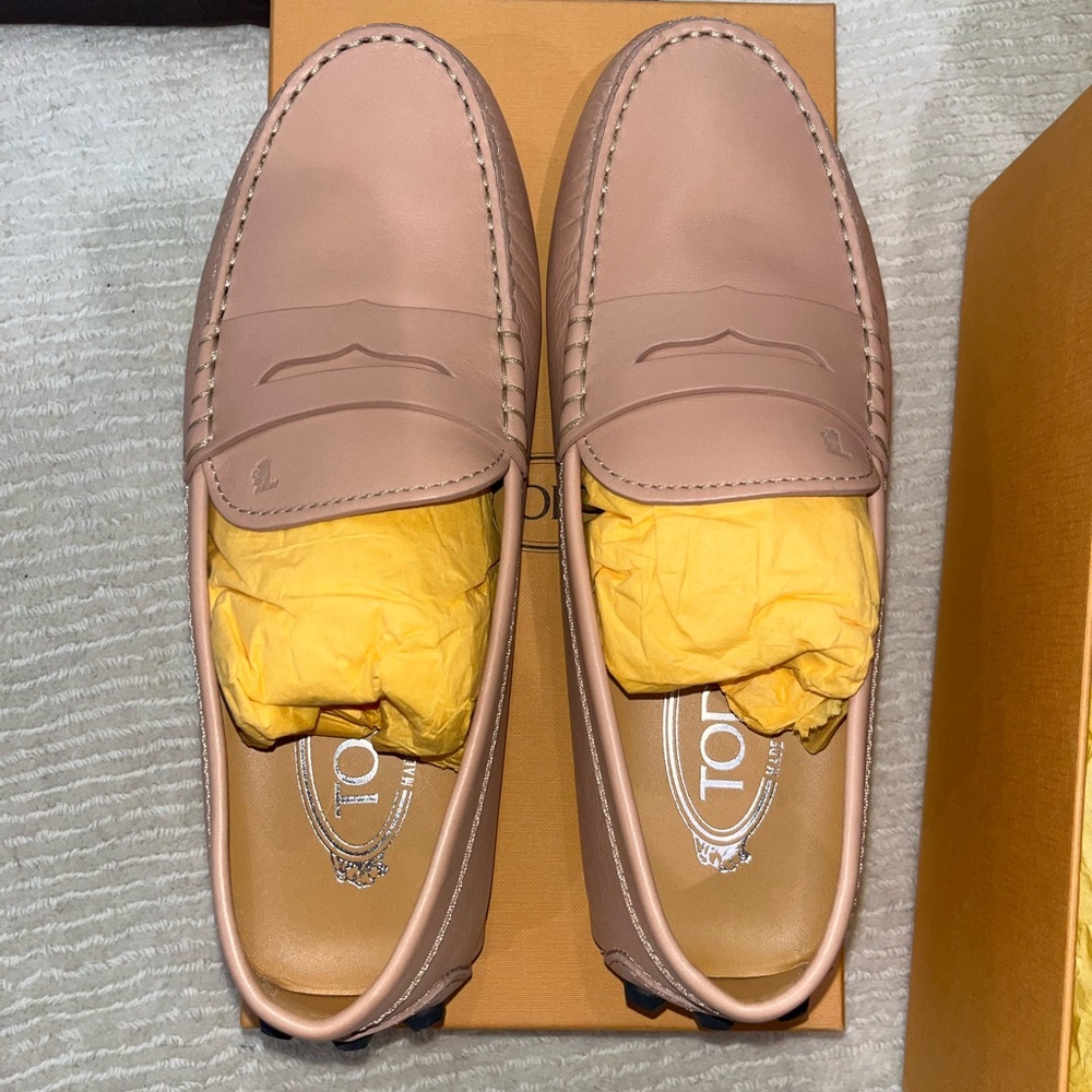 Tod's Women's Pink Leather Loafers